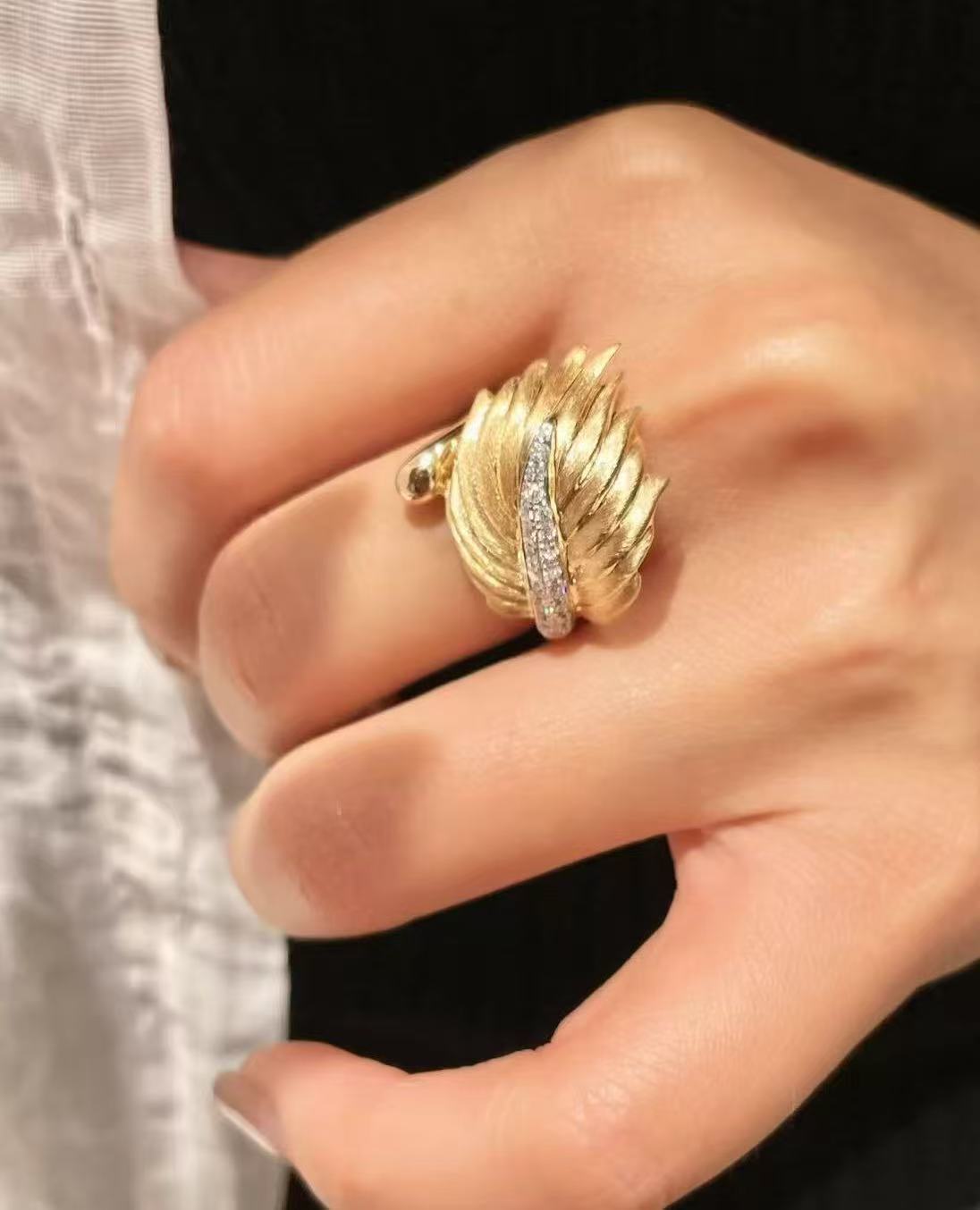 Retro brushed craft feather ring S925 sterling silver brushed craft forged surface light luxury high-end niche design
