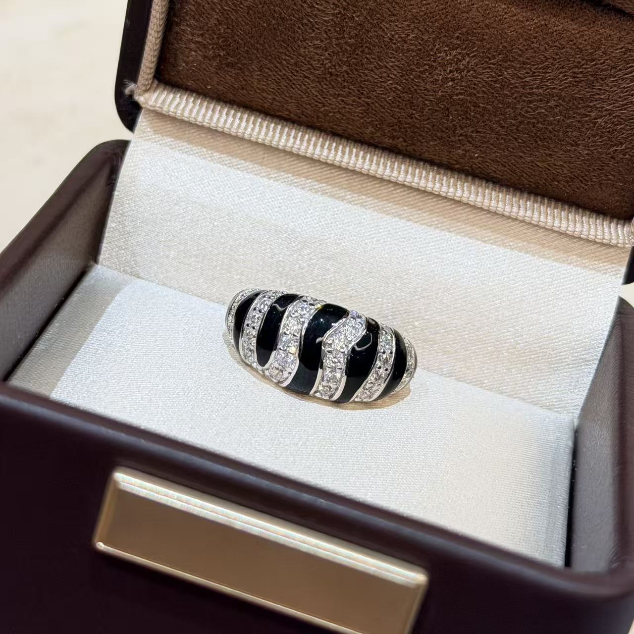 S925 sterling silver, black enamel zebra ring, high-end sparkling design, medieval Italian classic