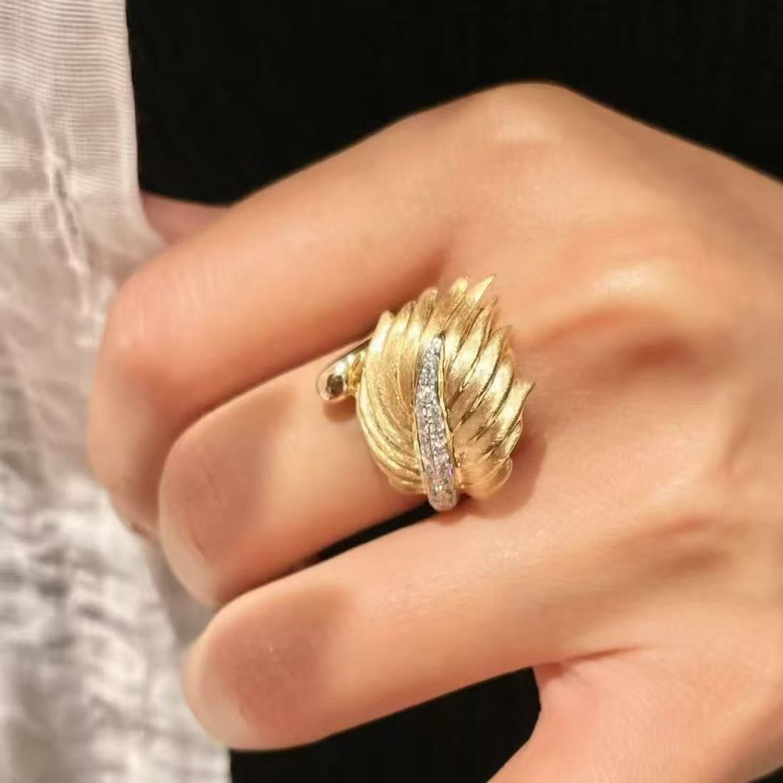 Retro brushed craft feather ring S925 sterling silver brushed craft forged surface light luxury high-end niche design