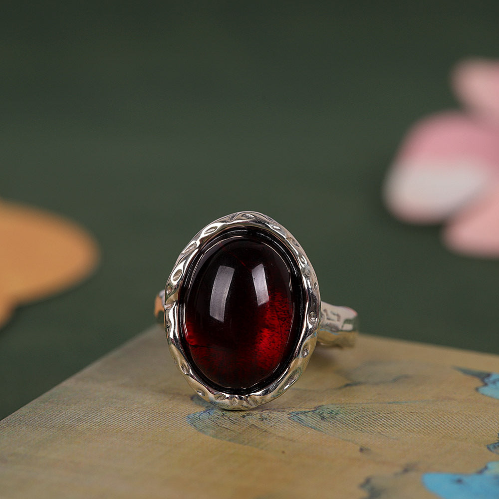 S925 silver fashion simple ring inlaid with egg surface amber light luxury hammer ring personalized jewelry