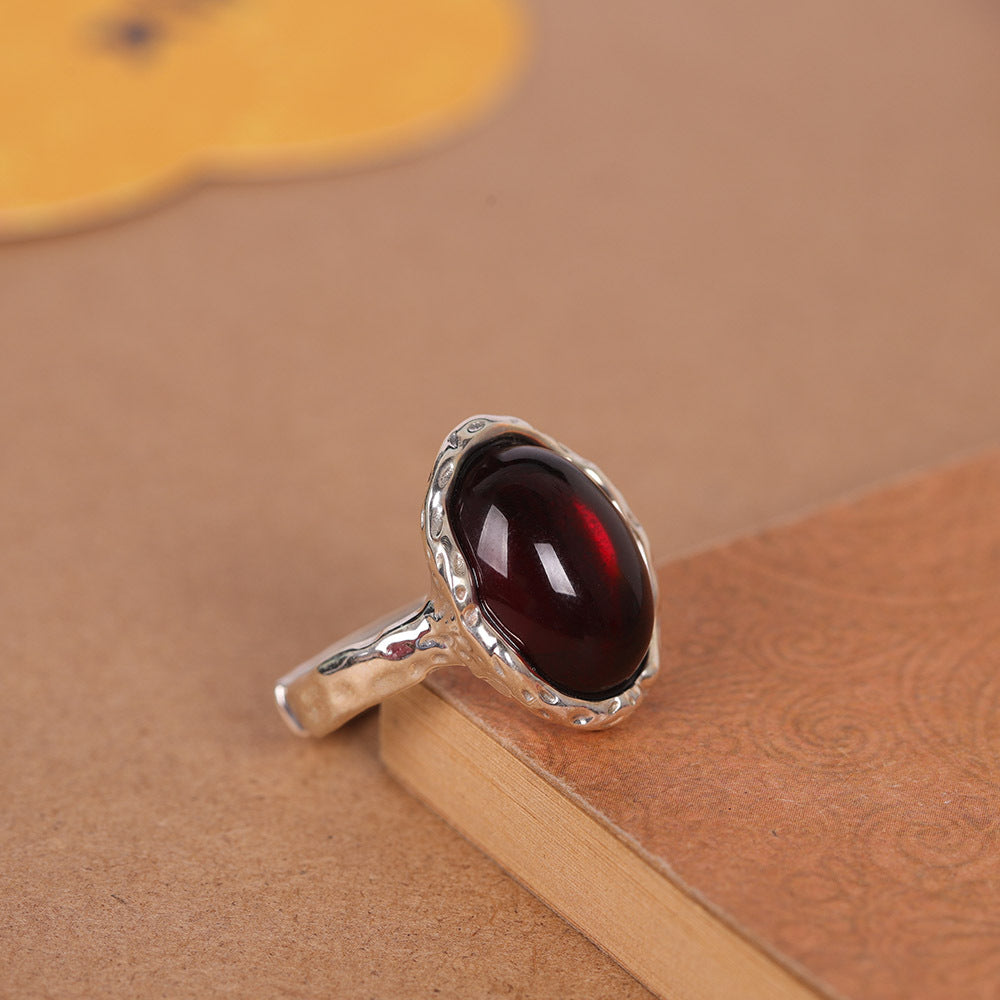 S925 silver fashion simple ring inlaid with egg surface amber light luxury hammer ring personalized jewelry