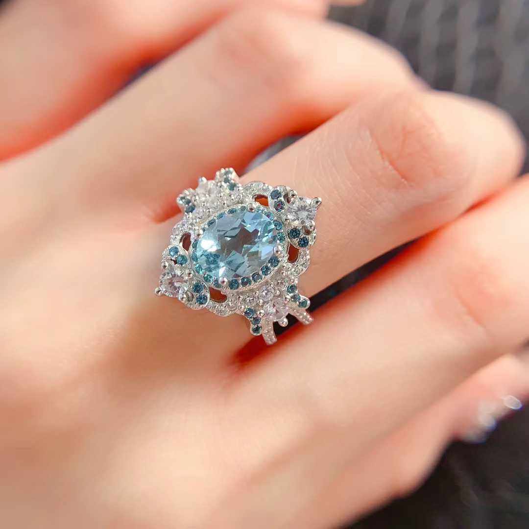Natural Aquamarine Ring S925 Silver Inlaid Light Luxury Premium Design High Clarity Luxury Gifts for Important Occasions
